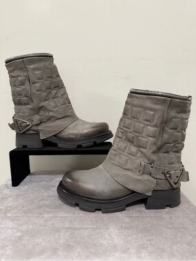 AS98 Smoke Gray Lopie Boots Size 39